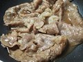 火を通すとじわじわと肉汁が！