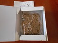 紙箱を開けたところです。