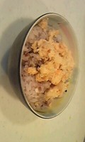 雑穀米にかけてみました！しっとりとした鮭の塩加減たがちょうどよくこの量で一膳充分に味わうことができました！
