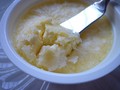 クラストにおおわれた、本物のクロテッドクリーム。