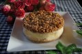 チーズケーキの上の胡桃とシナモンのクランブルが美味しそう～