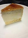 中のお芋のムースはスムース&クリーミーでお口の中でとろけます。
