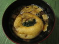 具だくさんで上品な赤出汁です。