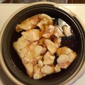 火を入れる前の汁とモツ