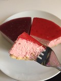 イチオシのストロベリー＆ブルーベリーレアチーズケーキ！