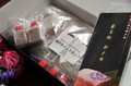 １個１個丁寧に包まれたハンバーグ♪付属の特製ソースも嬉しい～♪