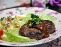 ふっくらジューシーな美味しさ♪そのままでも付属のソースをかけても美味♪