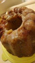 カットする前に眺めていたい、そんな美しいお菓子です