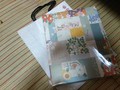 紙袋とレトロ和風なラッピングされた箱