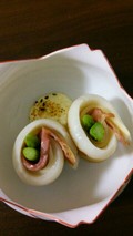 ベーコン、アスパラ、チーズをまいて七味マヨでいただきます。