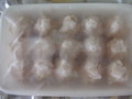 届いてすぐの状態。鶏つくね団子15個入り、食べやすい大きさです。