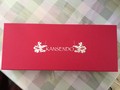赤が強すぎない程よい色味の箱がとても上品です