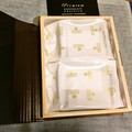 パッケージを開けたところ。個包装されたカステラが2個入り。